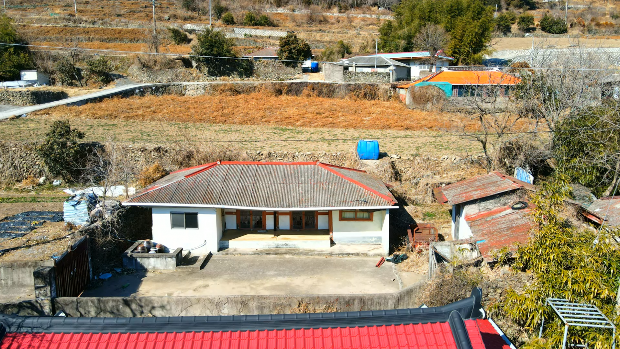 (남해) 매매 7500만, 남해군 바닷가 인근 차량진입 되는 마당넓은 촌집 매매 이미지 1