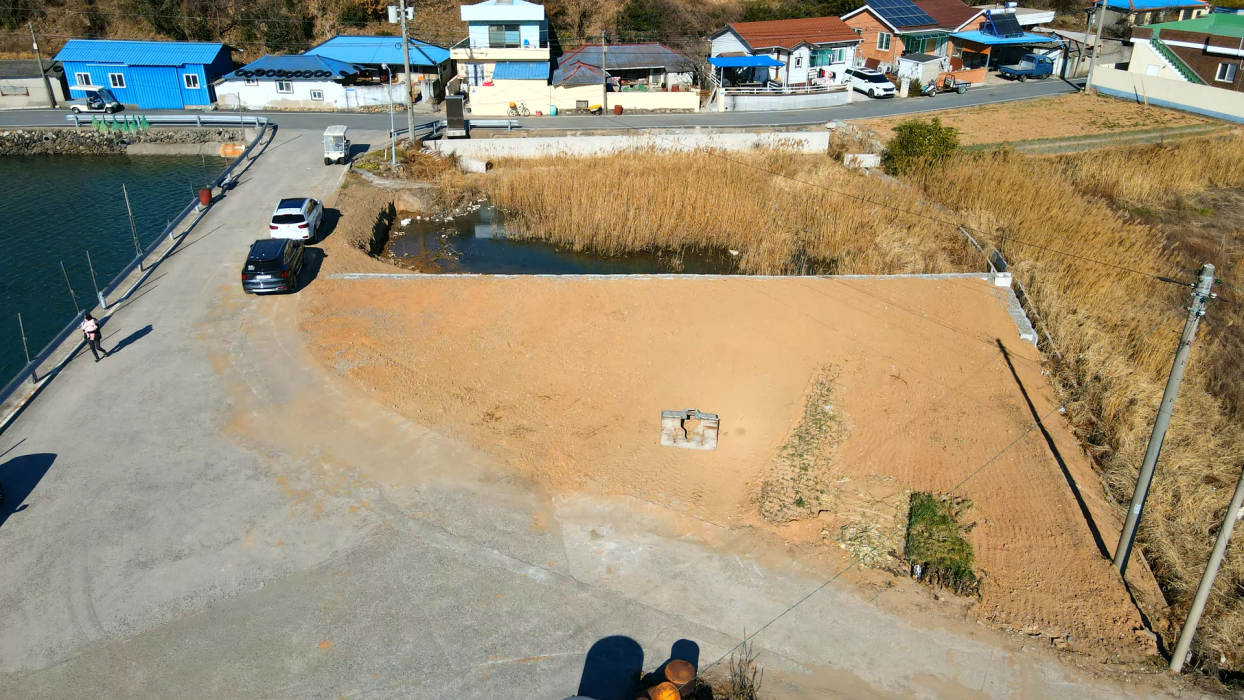 (남해) 바닷가 코앞 최상급 토지 : 건축허가 받은 특급 바다조망 소형토지 매매 , 잡종지 투자 농지전용비 없음 이미지 3