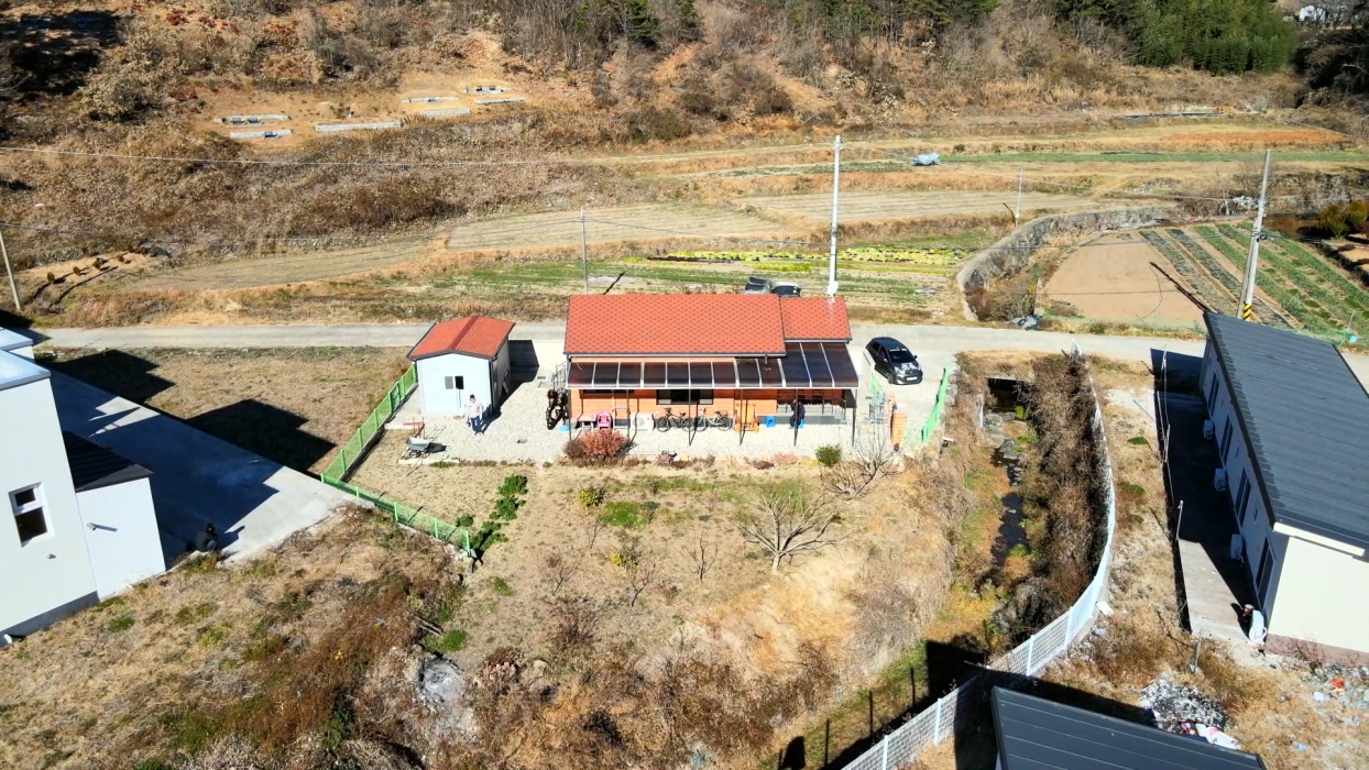 (고성) 명당에 자리한 150평대 배산임수 신축 전원주택 매매 , 튼튼하게 지었습니다 이미지 1